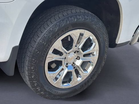 Used 2023 Chevrolet Silverado 1500 LTZ AWD/4WD image 9