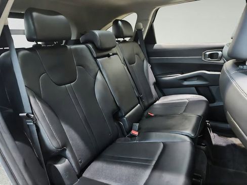 Certified 2023 Kia Sorento S w/ Panoramic Sunroof Package AWD/4WD image 28
