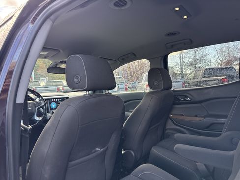 Used 2018 GMC Acadia SLE w/ LPO, Floor Liner Package image 26