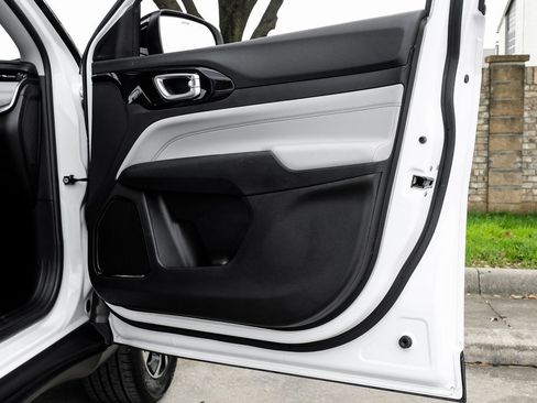 Used 2022 Jeep Compass Limited image 56