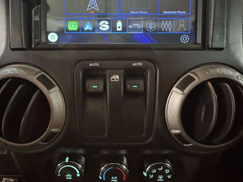 Used 2013 Jeep Wrangler Sahara AWD/4WD image 23