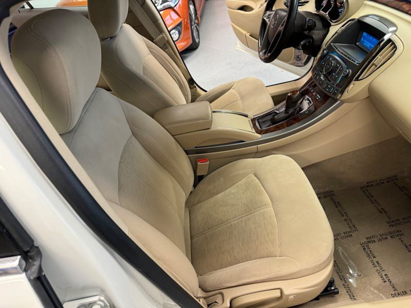 Used 2012 Buick LaCrosse Convenience FWD image 17