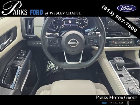 Used 2023 Nissan Pathfinder SL AWD/4WD image 13