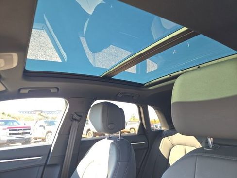 Used 2022 Audi Q3 2.0T Premium image 18