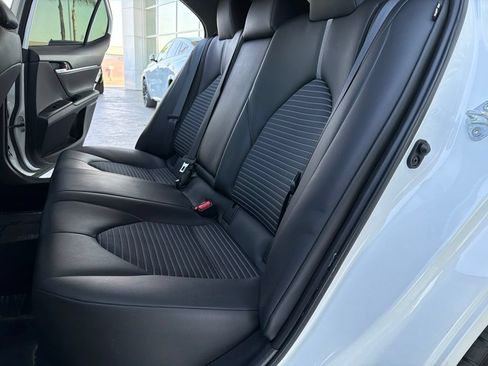 Used 2023 Toyota Camry SE FWD image 11