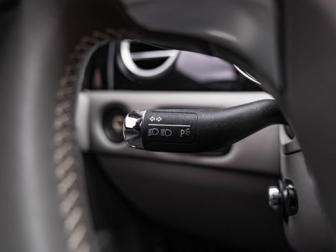 Used 2018 Bentley Flying Spur V8 image 20