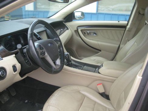 Used 2013 Ford Taurus Limited FWD image 5