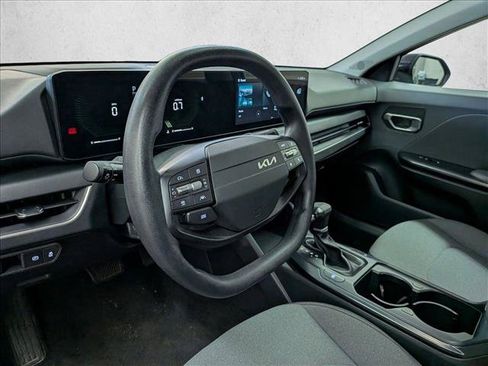 Used 2025 Kia K4 FWD image 9