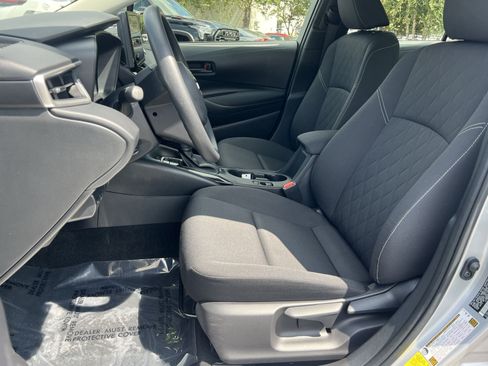 Used 2025 Toyota Corolla LE AWD/4WD image 12