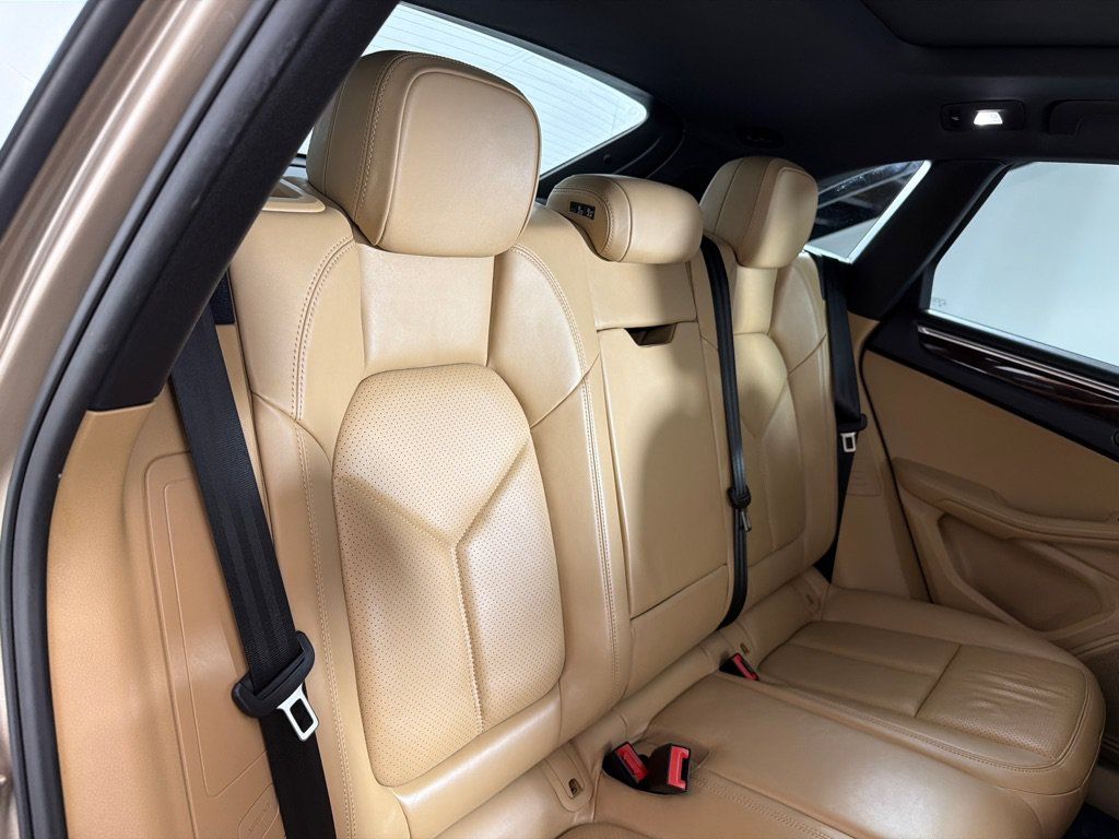 Used 2018 Porsche Macan AWD/4WD image 24