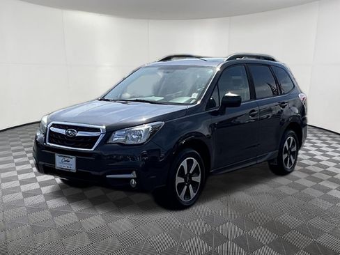 Used 2017 Subaru Forester 2.5i Premium AWD/4WD image 3