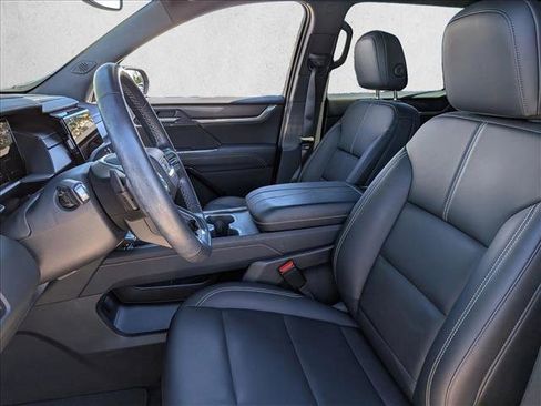 Used 2024 GMC Acadia Elevation w/ Black Edition image 10