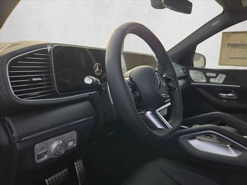 New 2026 Mercedes-Benz GLS 450 4MATIC image 3
