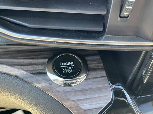 Used 2023 Ford Explorer Limited w/ Limited Technology Package image 12