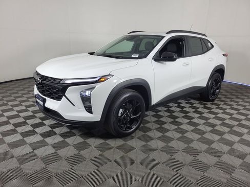 New 2026 Chevrolet Trax LT w/ Midnight Edition image 8