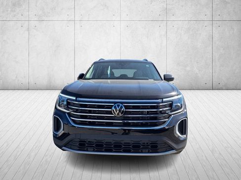New 2026 Volkswagen Atlas SE image 2