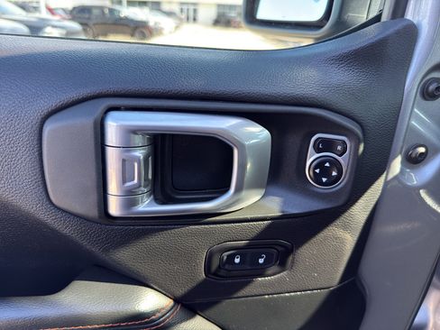 Used 2021 Jeep Gladiator Mojave AWD/4WD image 12