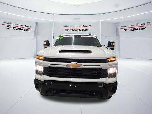 Used 2025 Chevrolet Silverado 2500 Custom w/ Custom Value Package AWD/4WD image 9