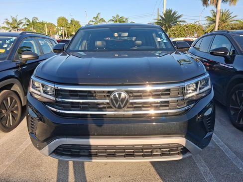 Used 2023 Volkswagen Atlas Cross Sport SE w/ Black Wheel Package FWD image 4
