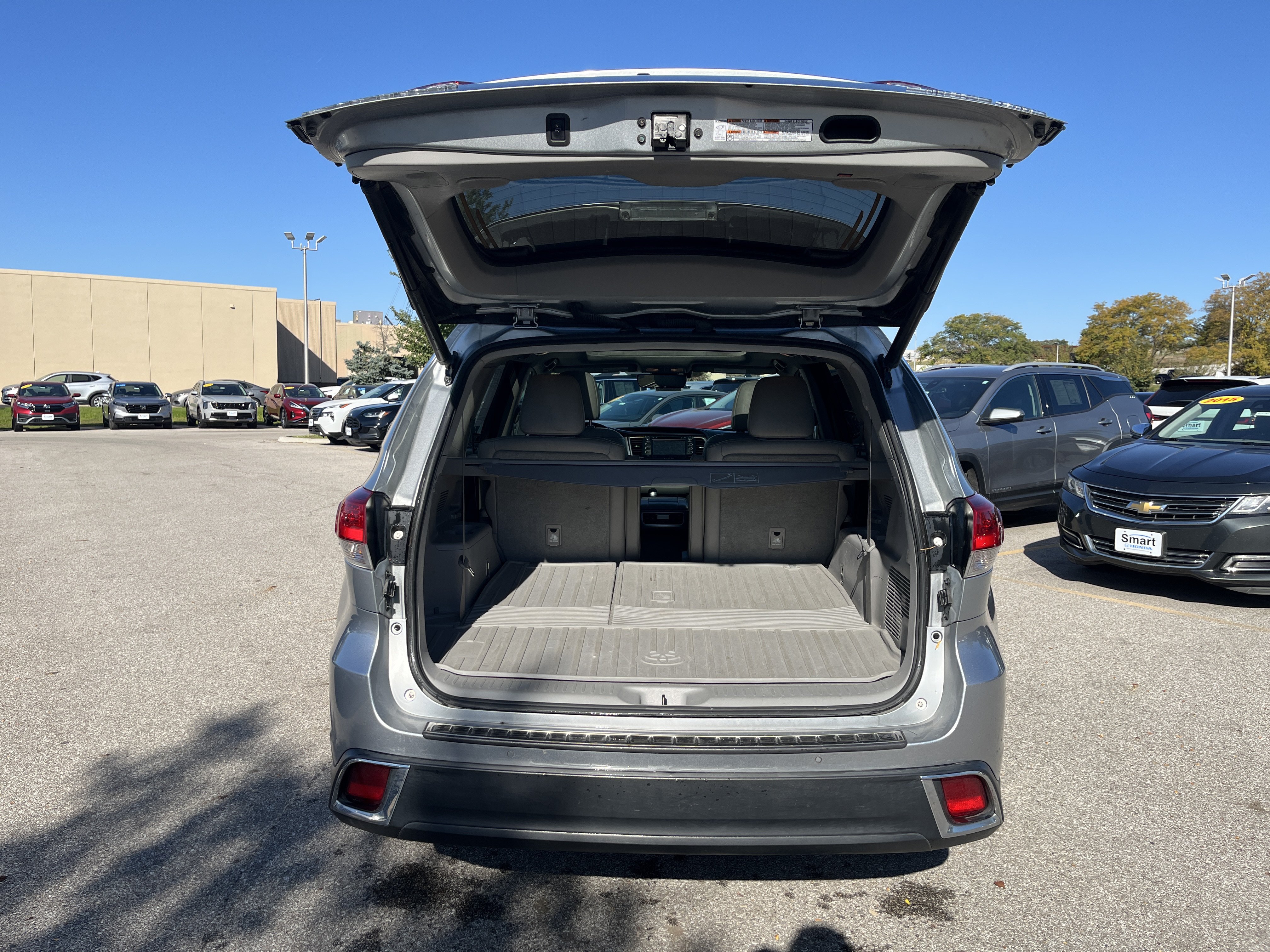 Used 2017 Toyota Highlander Limited Platinum AWD/4WD image 10