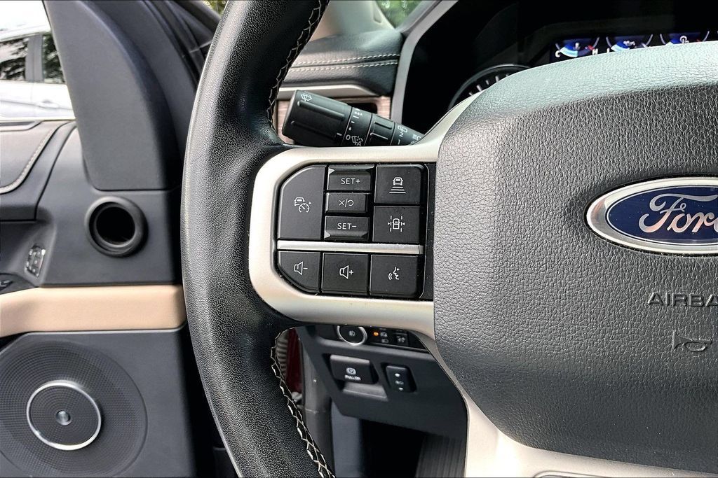 Used 2024 Ford Expedition Limited AWD/4WD image 11
