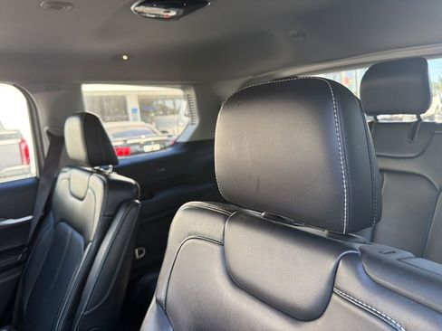 Used 2021 Jeep Grand Cherokee L Limited image 11