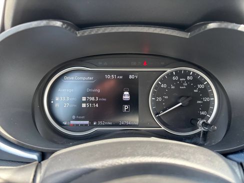 Used 2025 Nissan Versa SV FWD image 37