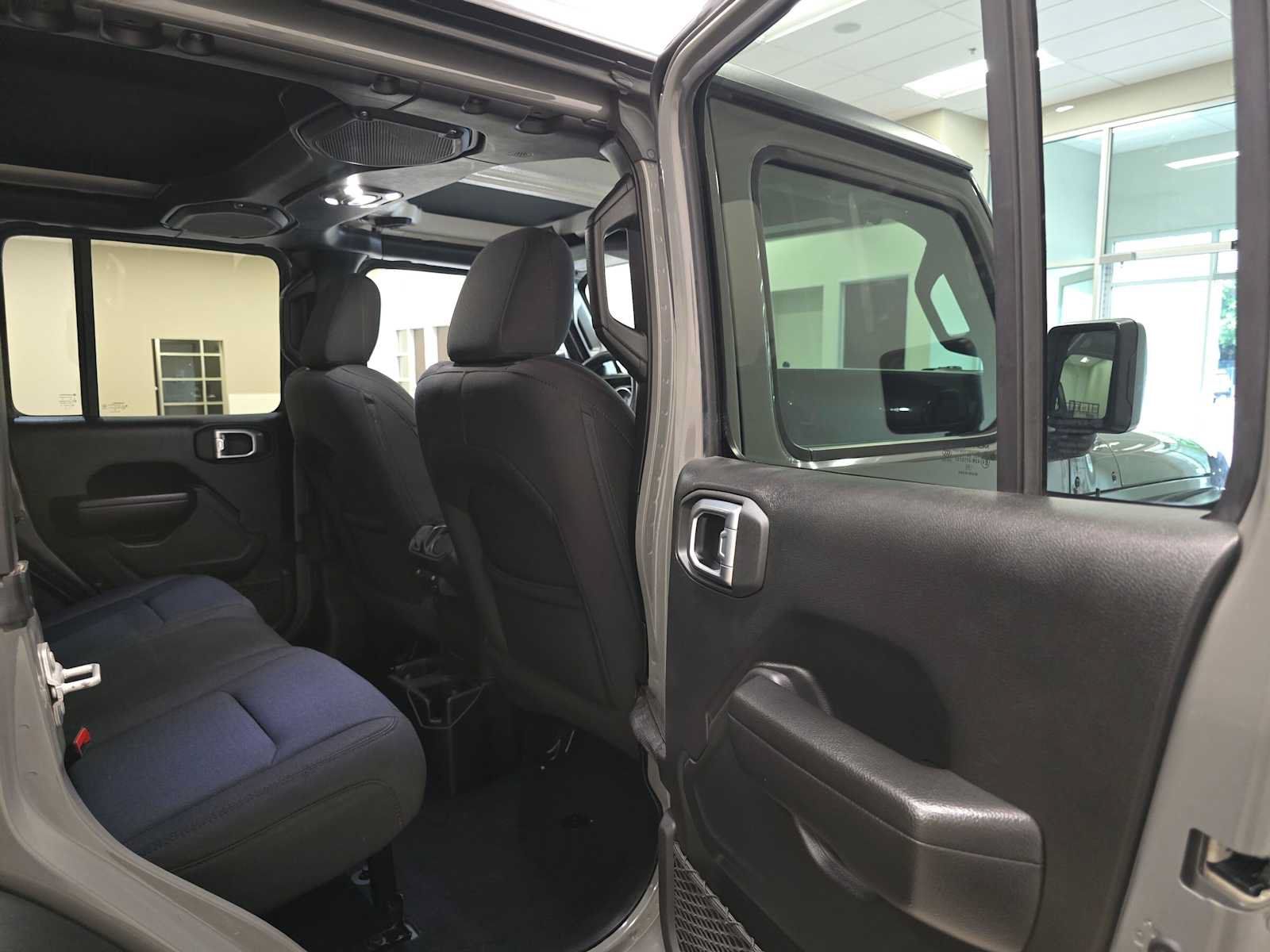 Used 2022 Jeep Wrangler Unlimited Sport AWD/4WD image 26