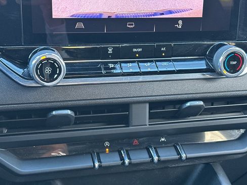 Used 2024 Chevrolet Colorado W/T image 22