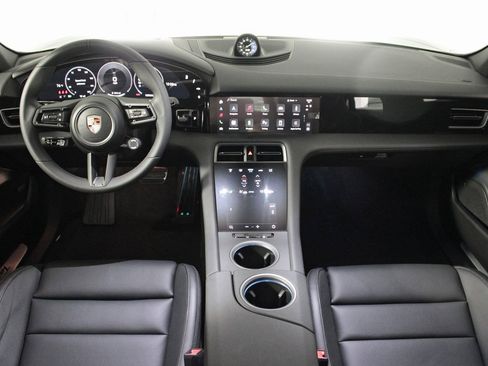 Used 2025 Porsche Taycan image 20