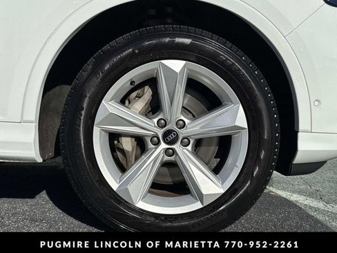 Used 2021 Audi Q7 3.0T Premium image 12