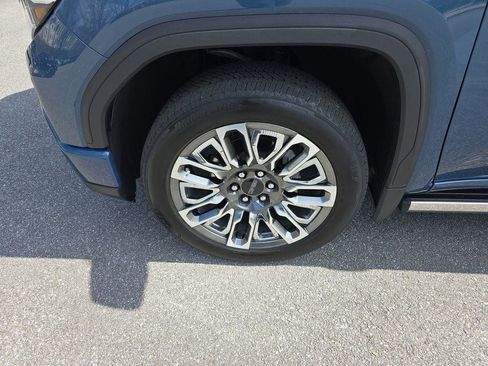 Used 2024 GMC Sierra 1500 Denali Ultimate image 11