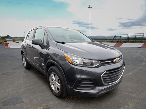 Used 2019 Chevrolet Trax LS w/ Tint and Cruise Package AWD/4WD image 2