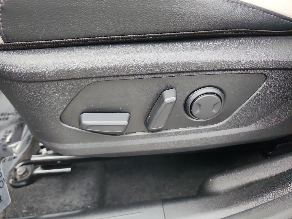 Used 2025 Kia Sportage EX FWD image 26