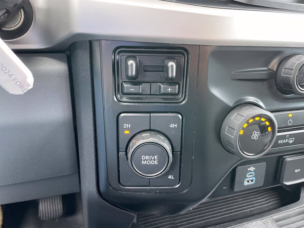 Used 2024 Ford F350 XL AWD/4WD image 12