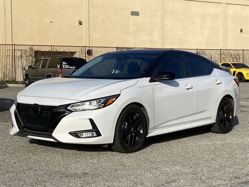 Used 2023 Nissan Sentra SR w/ Midnight Edition Package image 2