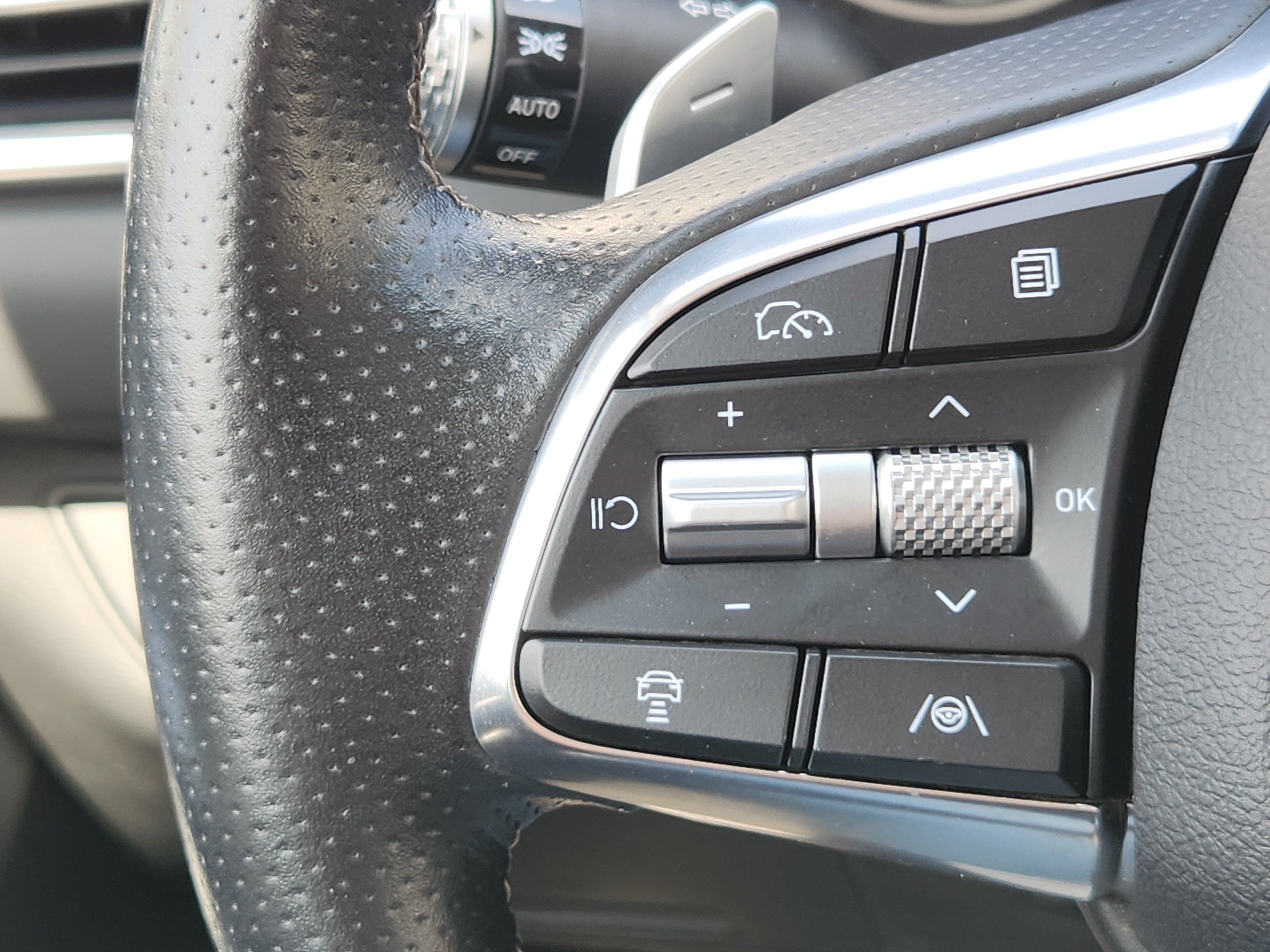 Used 2025 Genesis G70 2.5T RWD image 29