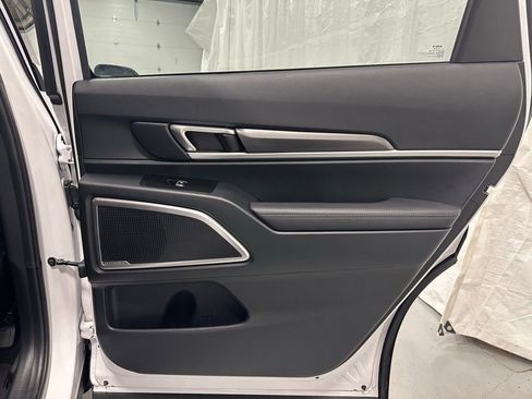 Used 2025 Kia Telluride S image 48