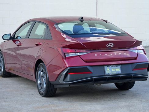 Used 2024 Hyundai Elantra SEL FWD image 47