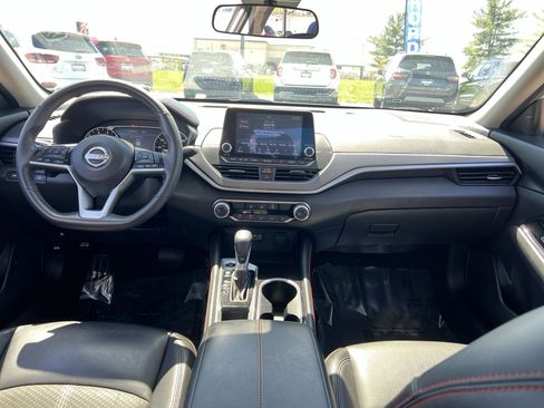 Used 2024 Nissan Altima 2.5 SR FWD image 30