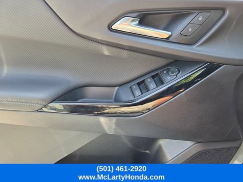 Used 2026 Chevrolet Equinox LT FWD image 33