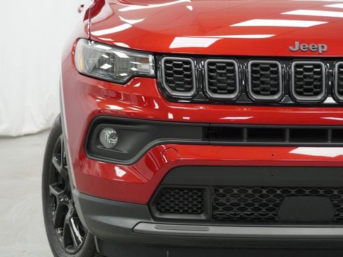 Used 2025 Jeep Compass Latitude w/ Altitude Special Edition image 7