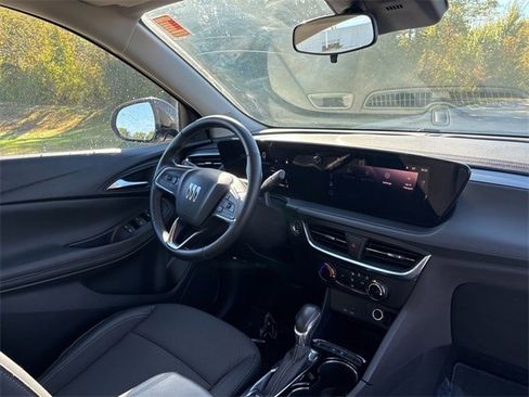 Used 2024 Buick Encore GX Preferred image 28