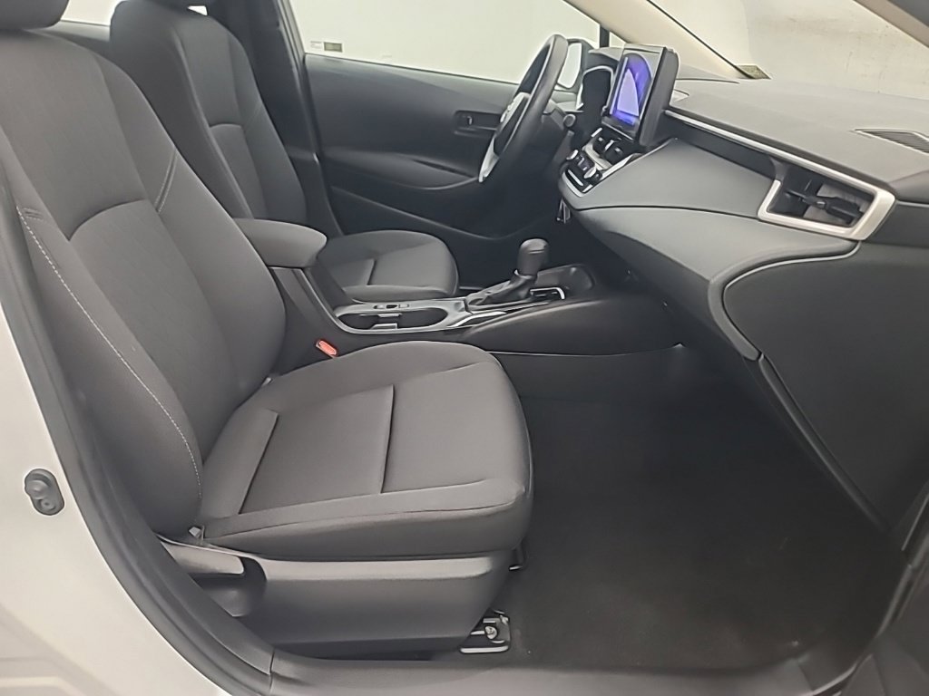 Used 2025 Toyota Corolla LE FWD image 16