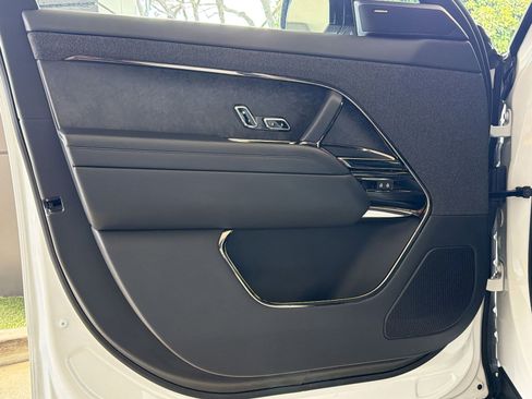 Used 2023 Land Rover Range Rover Sport SE Dynamic image 21