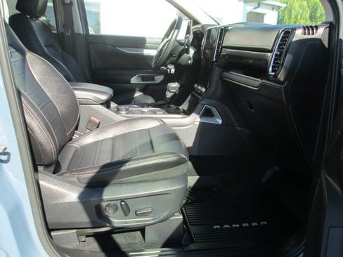 Used 2025 Ford Ranger Lariat w/ FX4 Off-Road Package AWD/4WD image 16
