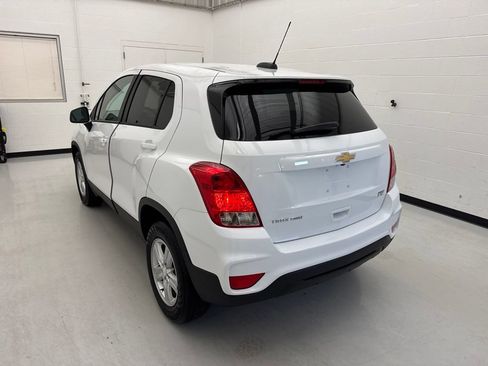 Used 2022 Chevrolet Trax LS w/ Tint and Cruise Package AWD/4WD image 4