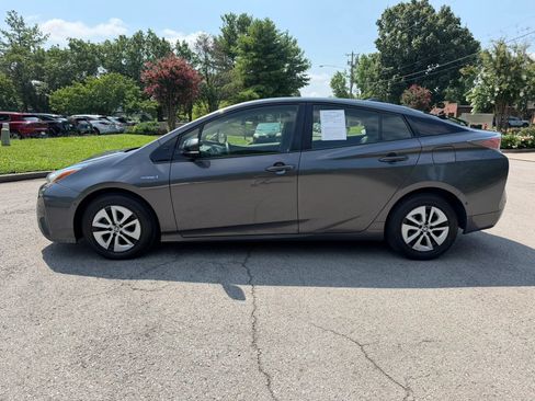 Used 2018 Toyota Prius Two w/ Prius Two Safety Plus Package FWD image 7
