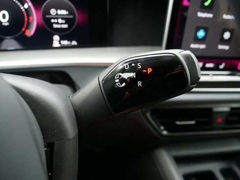 Certified 2026 Volkswagen Tiguan SE AWD/4WD image 34