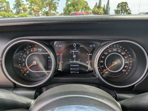 Used 2018 Jeep Wrangler Unlimited Sahara w/ LED Lighting Group AWD/4WD image 32